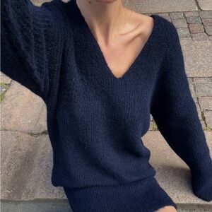 NA-KD V-Neck Blue Navy Knitted Sweater